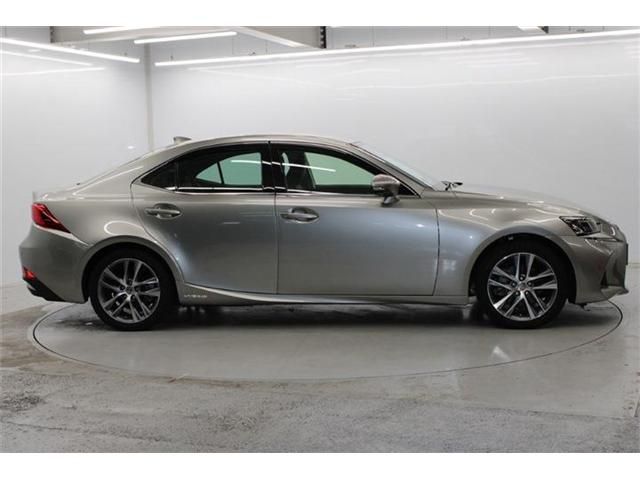 TOYOTA LEXUS IS300h 2019