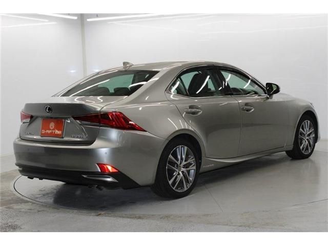 TOYOTA LEXUS IS300h 2019