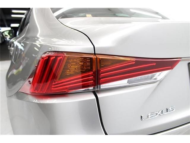 TOYOTA LEXUS IS300h 2019