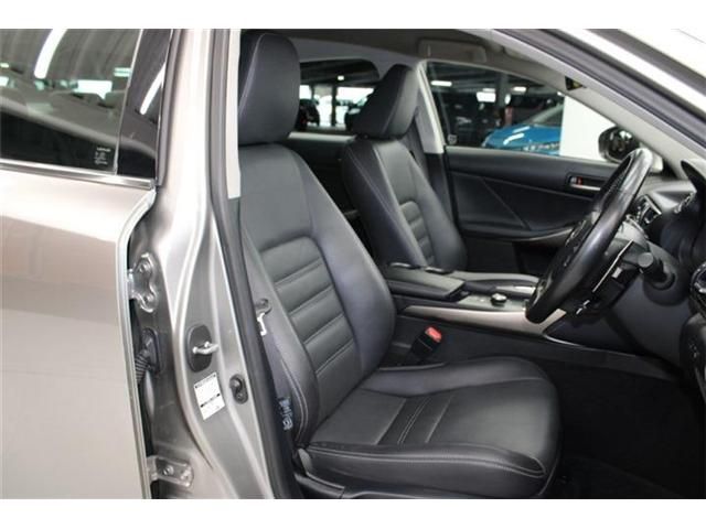 TOYOTA LEXUS IS300h 2019