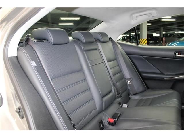 TOYOTA LEXUS IS300h 2019