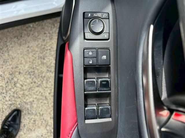 TOYOTA LEXUS NX300h 2019