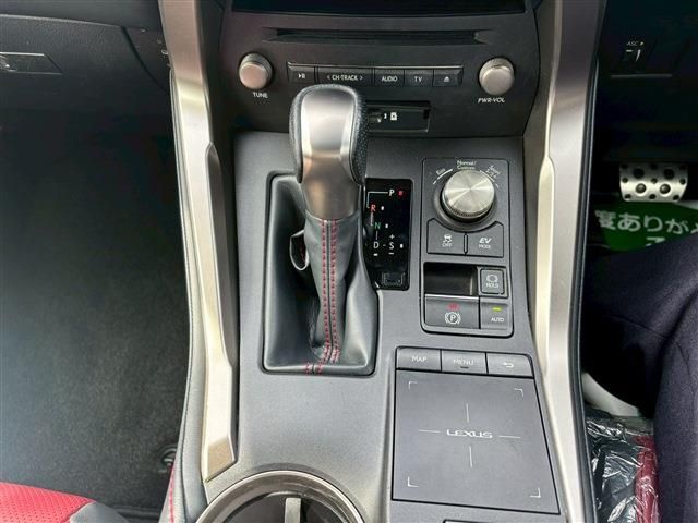 TOYOTA LEXUS NX300h 2019