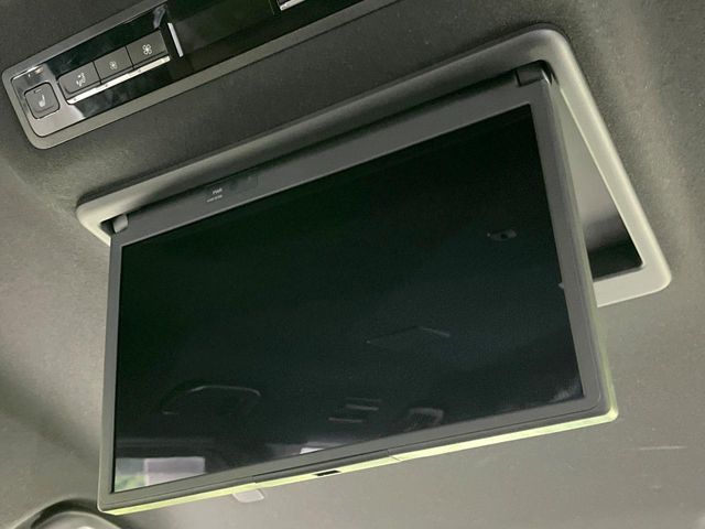 TOYOTA VOXY HYBRID 2023