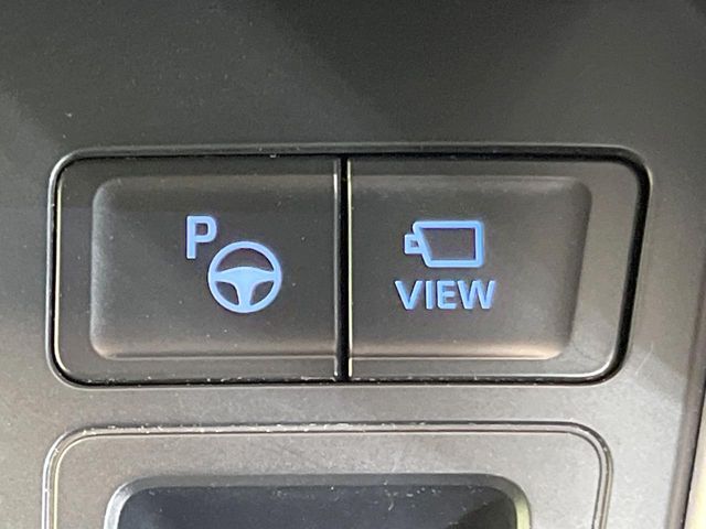 TOYOTA VOXY HYBRID 2023