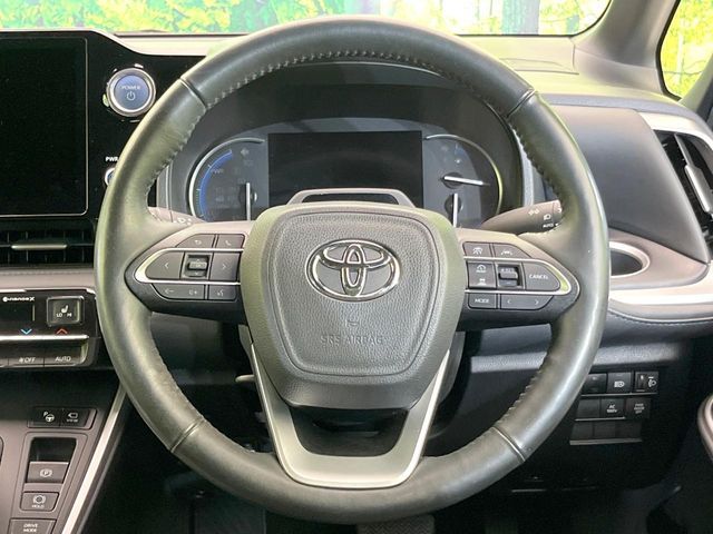 TOYOTA VOXY HYBRID 2023