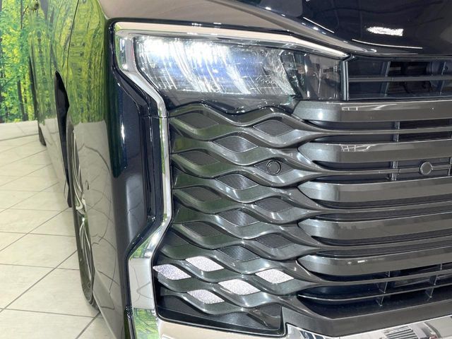 TOYOTA VOXY HYBRID 2023