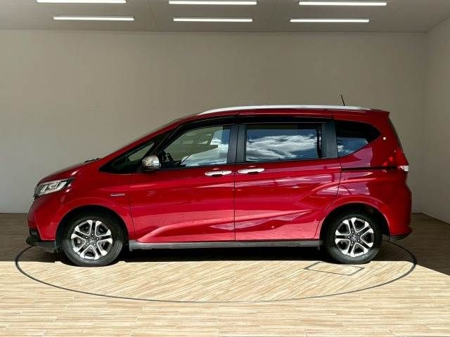 HONDA FREED HYBRID 2020