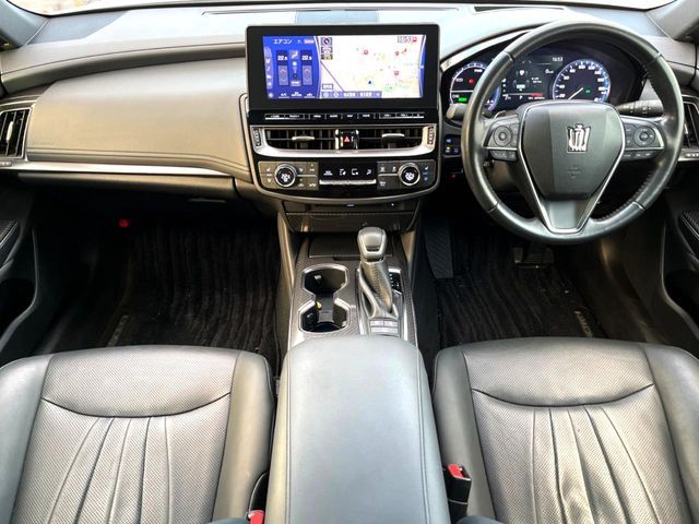 TOYOTA CROWN sedan hybrid 2020