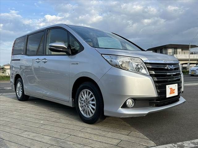 TOYOTA NOAH HYBRID 2014