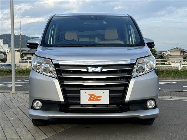 TOYOTA NOAH HYBRID 2014