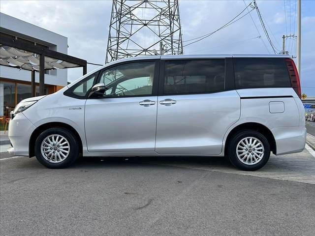 TOYOTA NOAH HYBRID 2014