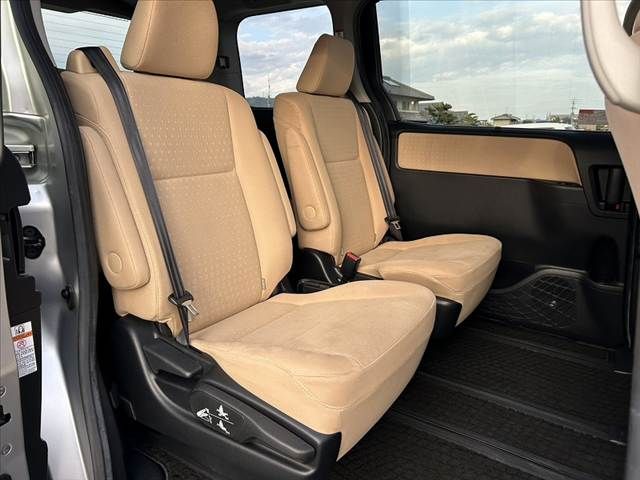 TOYOTA NOAH HYBRID 2014