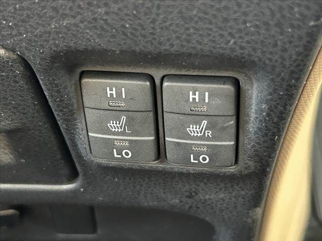 TOYOTA NOAH HYBRID 2014