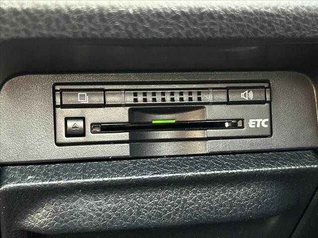 TOYOTA NOAH HYBRID 2014