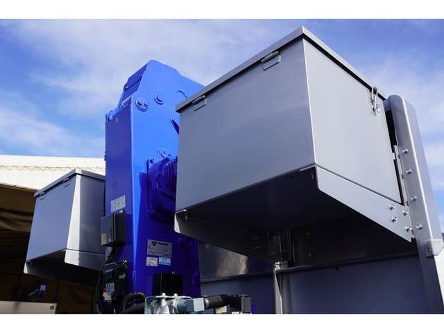 MITSUBISHI FUSOU FIGHTER 2023