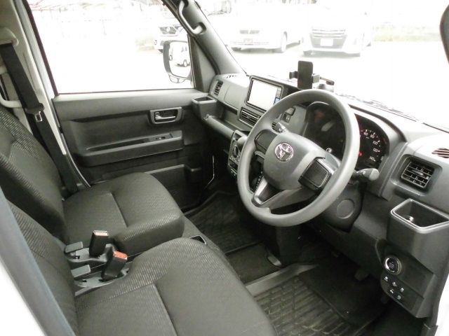 TOYOTA PIXIS van 4WD 2023