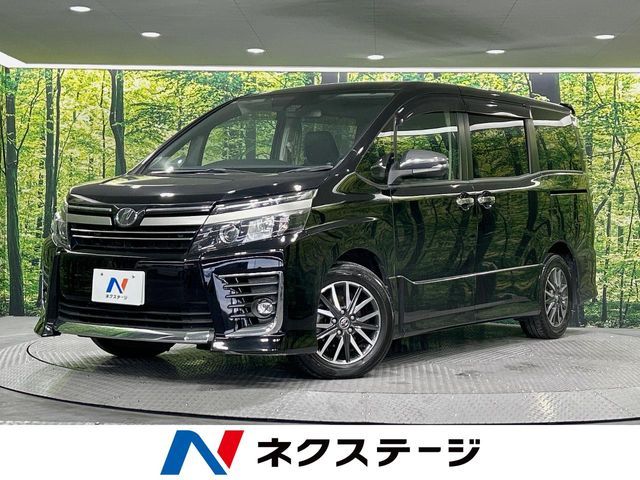 TOYOTA VOXY 2017