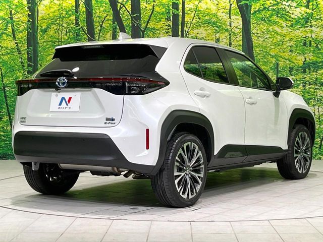 TOYOTA YARIS CROSS HYBRID 2023