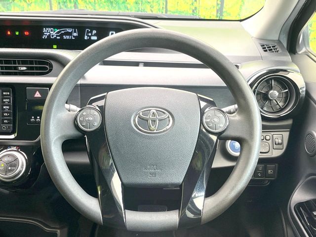 TOYOTA AQUA 2017