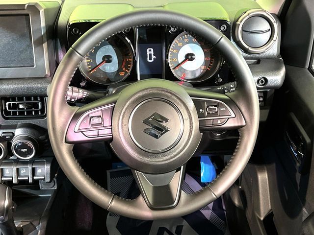 SUZUKI JIMNY NOMADE 2025