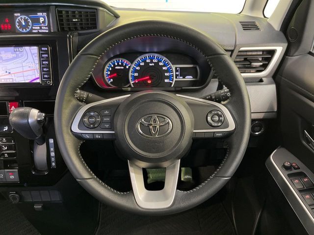 TOYOTA ROOMY 2021