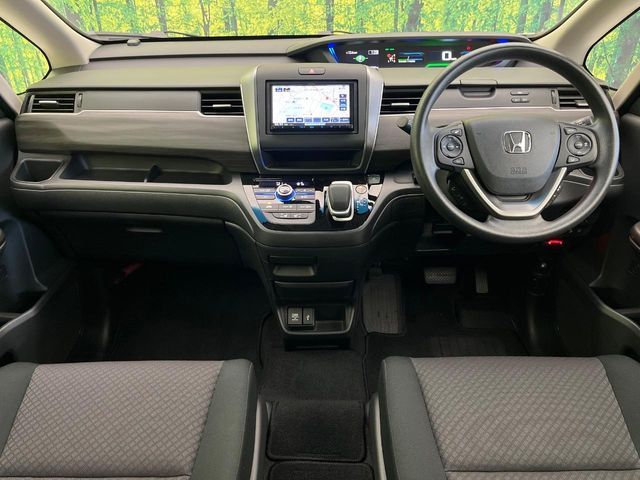 HONDA FREED HYBRID 2023