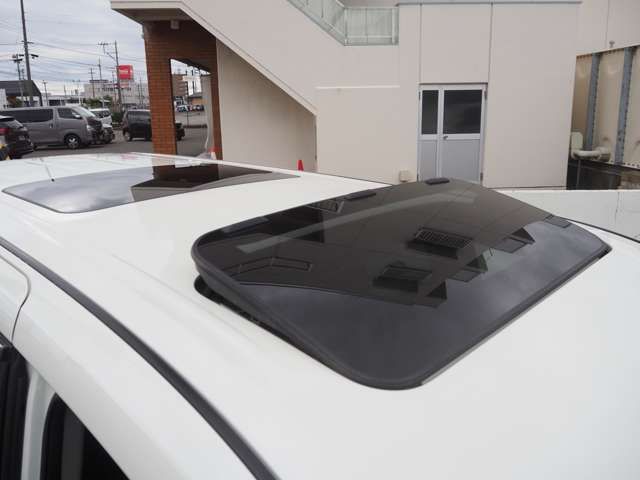 NISSAN ELGRAND  4WD 2015