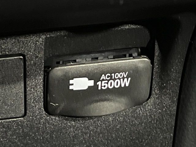 TOYOTA PRIUS 4WD 2023