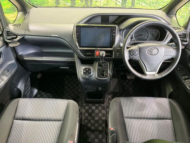 TOYOTA VOXY 2015