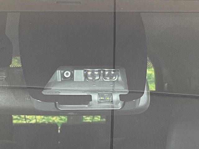 TOYOTA NOAH HYBRID 2017