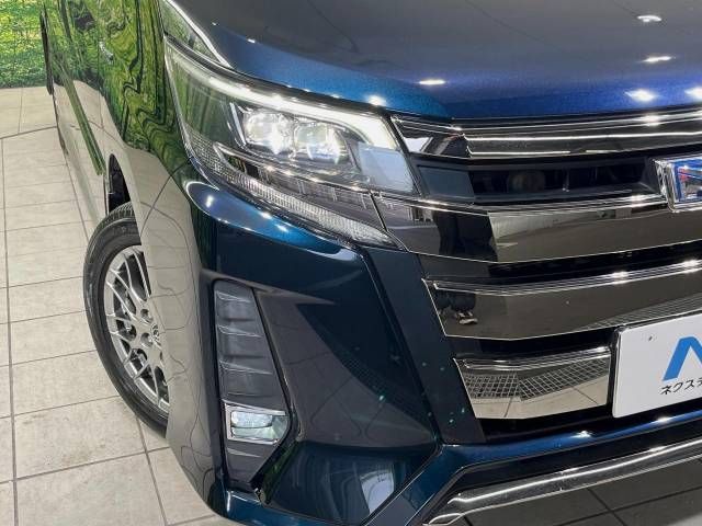 TOYOTA NOAH HYBRID 2017