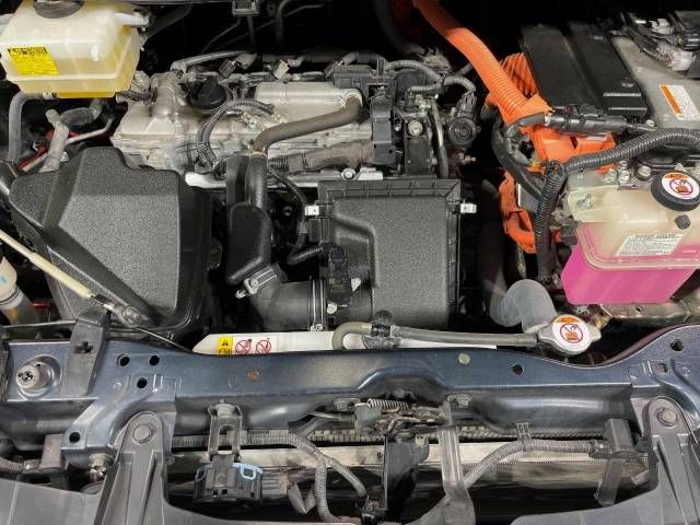 TOYOTA NOAH HYBRID 2017