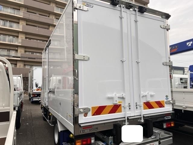 MITSUBISHI CANTER 2025