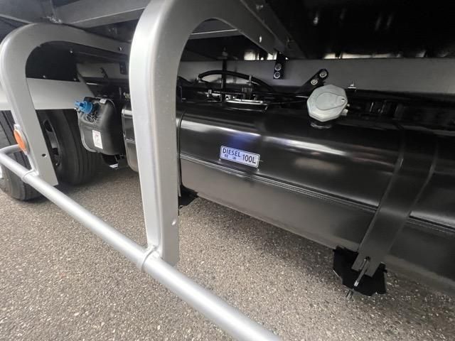 MITSUBISHI CANTER 2025