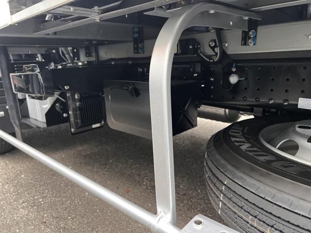 MITSUBISHI CANTER 2025