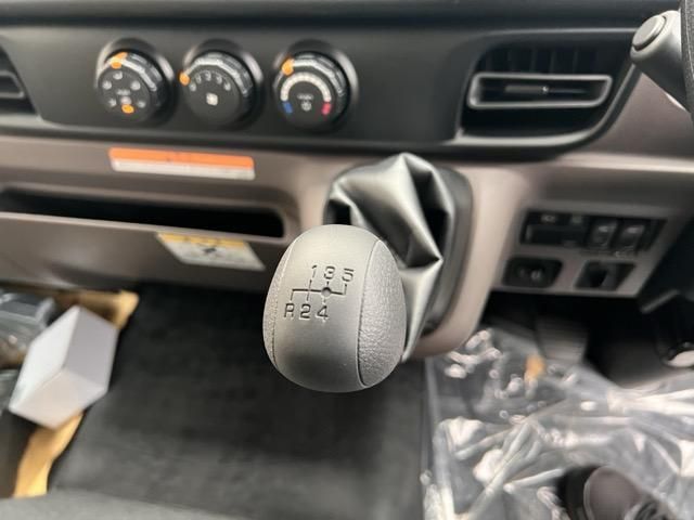 MITSUBISHI CANTER 2025