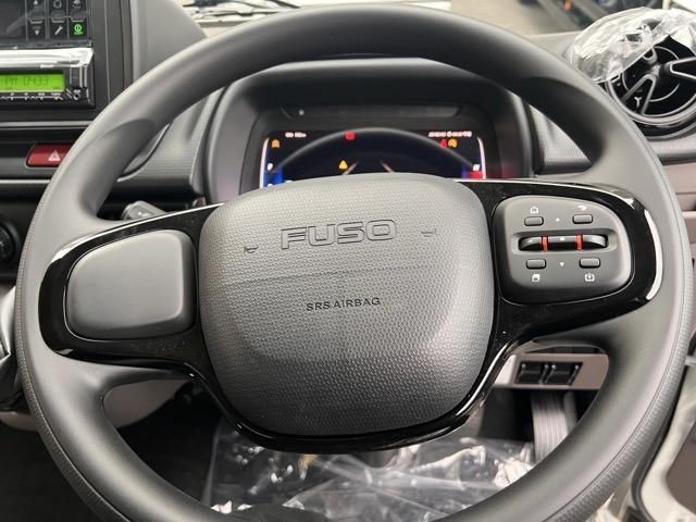 MITSUBISHI CANTER 2025