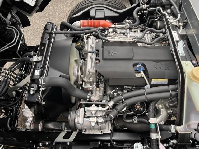 MITSUBISHI CANTER 2025