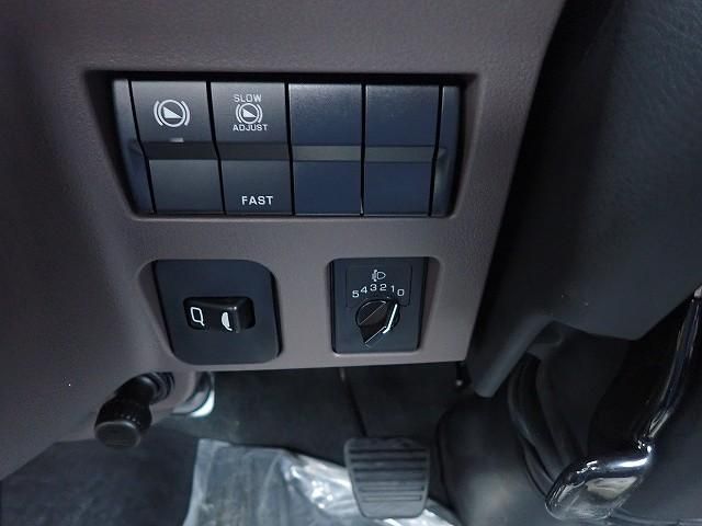 MITSUBISHI CANTER 2024