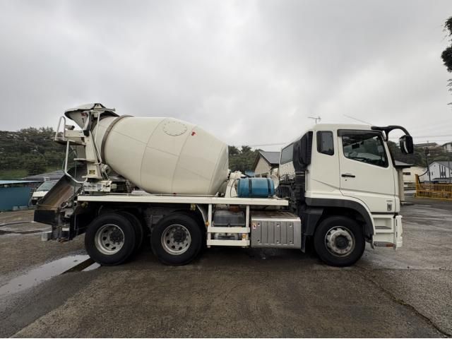 MITSUBISHI FUSOU SUPER GREAT 2018