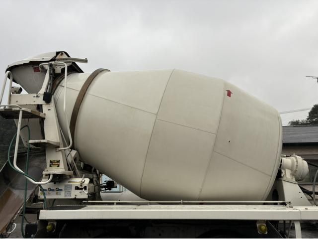 MITSUBISHI FUSOU SUPER GREAT 2018