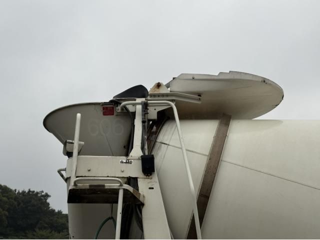 MITSUBISHI FUSOU SUPER GREAT 2018