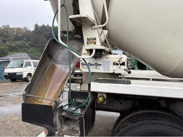 MITSUBISHI FUSOU SUPER GREAT 2018