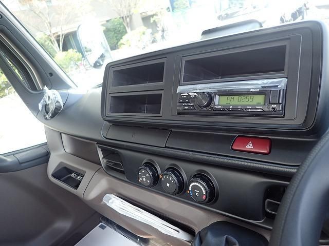 MITSUBISHI CANTER 2025