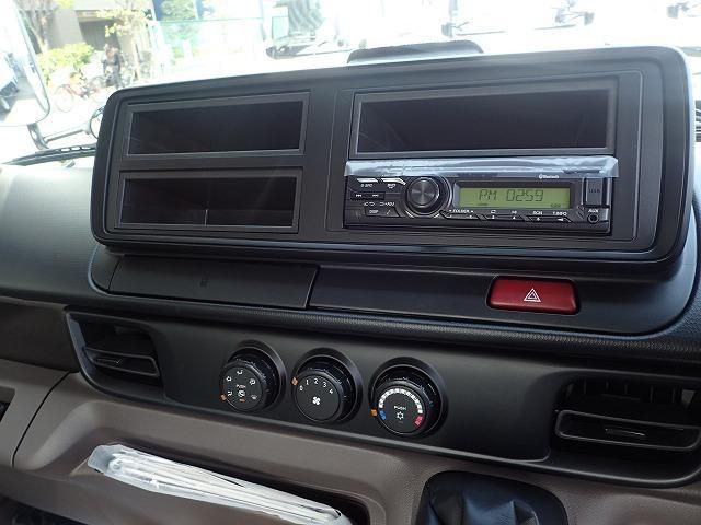 MITSUBISHI CANTER 2025