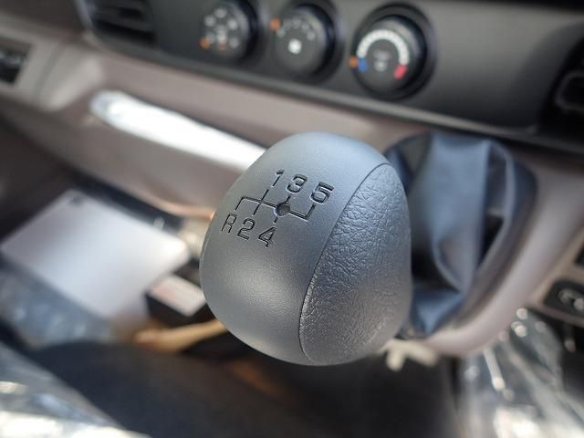 MITSUBISHI CANTER 2025