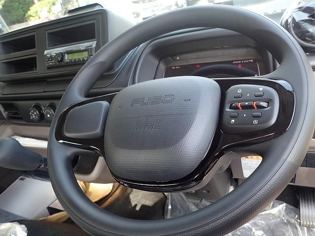 MITSUBISHI CANTER 2025