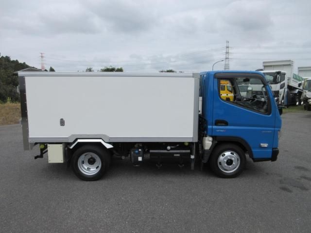 MITSUBISHI CANTER 2022