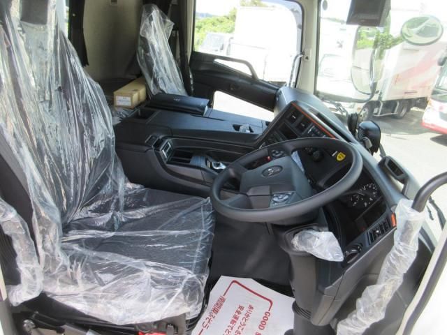 MITSUBISHI FUSOU SUPER GREAT 2025